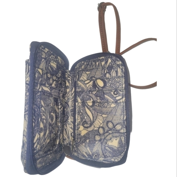 Sakroots Artist Circle Nature Smartphone Wallet Wristlet Crossbody - Picture 4 of 9